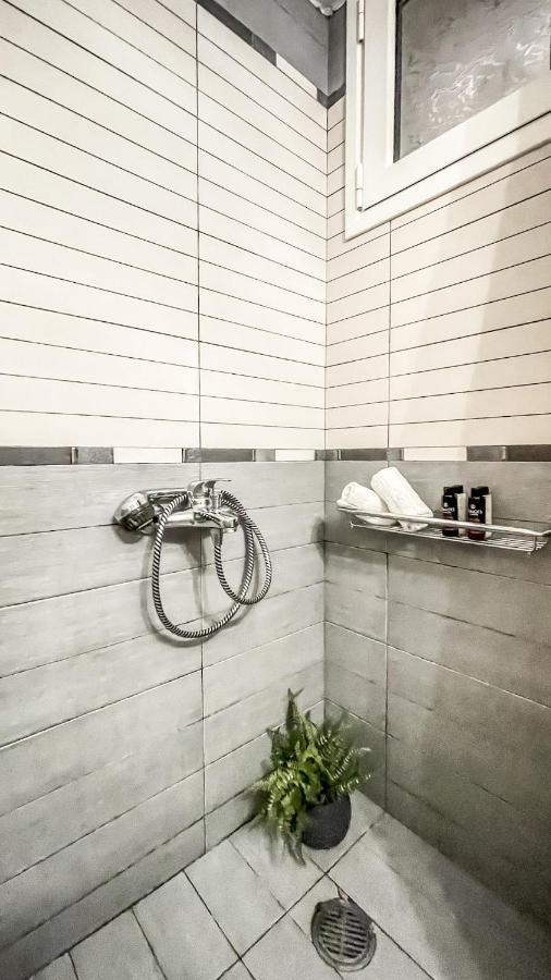 Comfy 2 Bedroom Apartment With Balcony In Athena Bagian luar foto