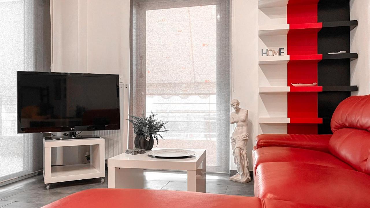 Comfy 2 Bedroom Apartment With Balcony In Athena Bagian luar foto